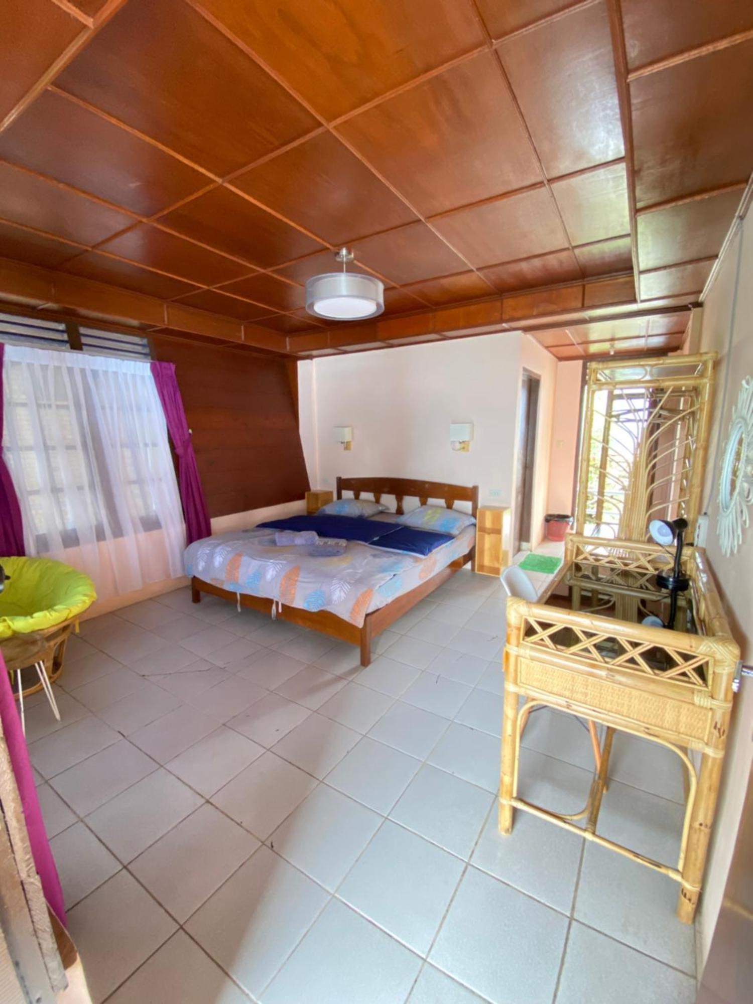Romlan Hotel Tuktuk Værelse billede
